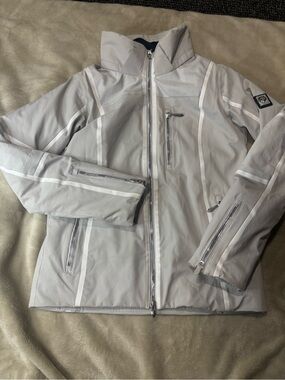Descente Light Gray Ski Jacket with Reflective Accents